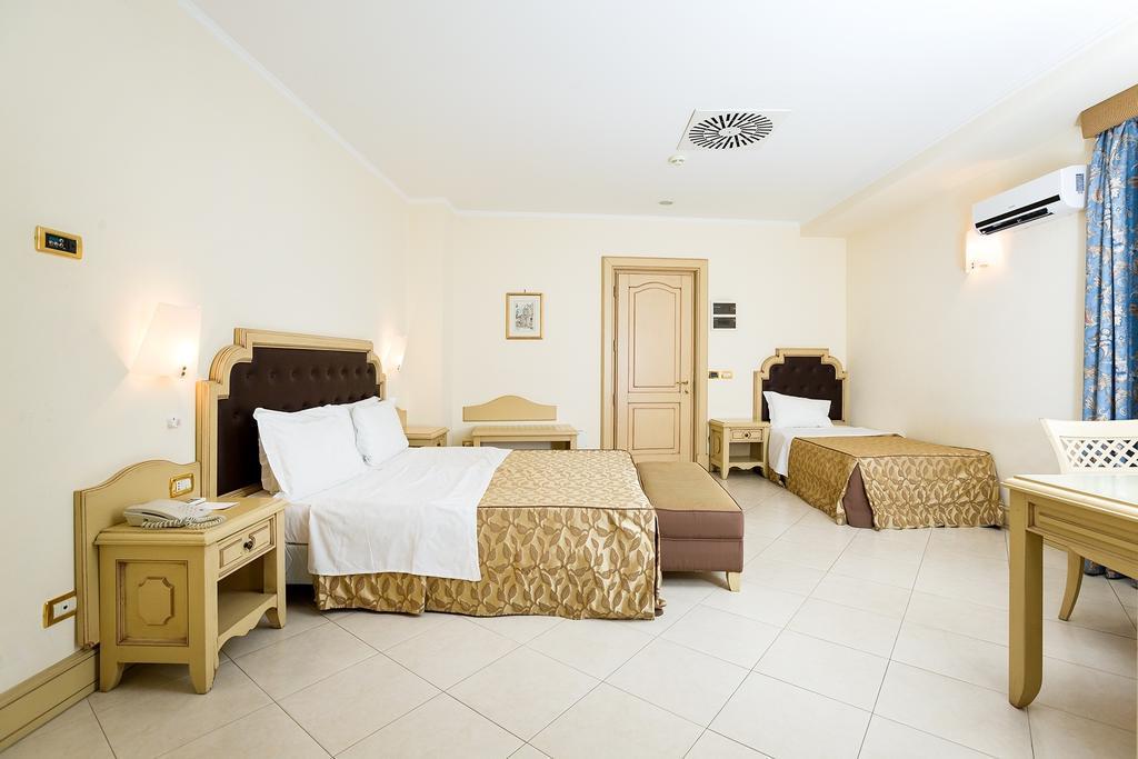 Grand Hotel Faraglioni Aci Trezza Cameră foto