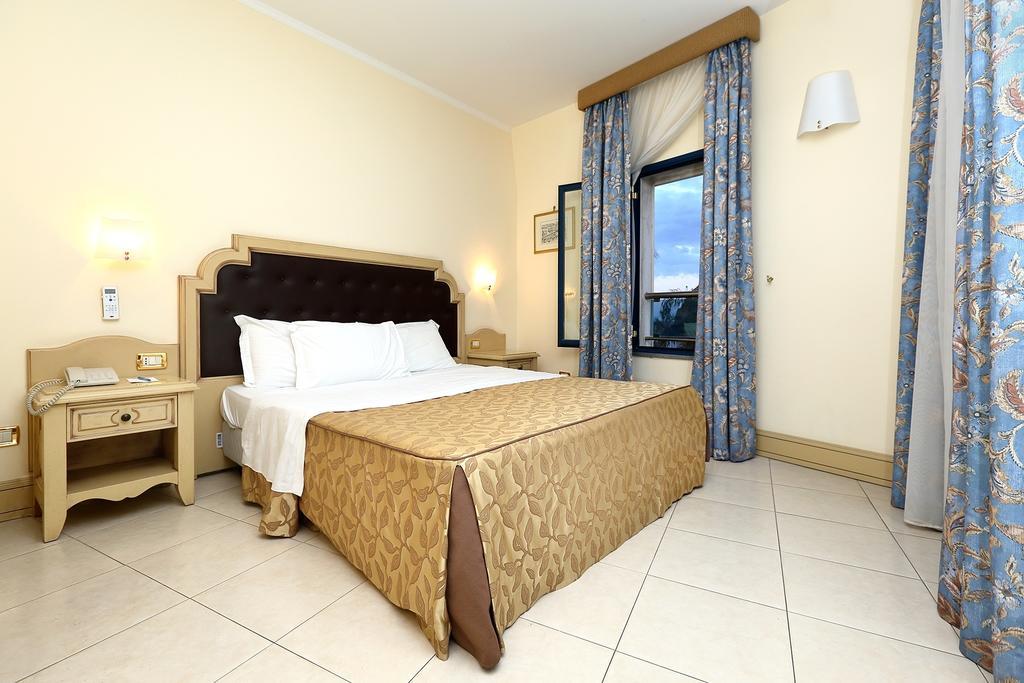 Grand Hotel Faraglioni Aci Trezza Cameră foto
